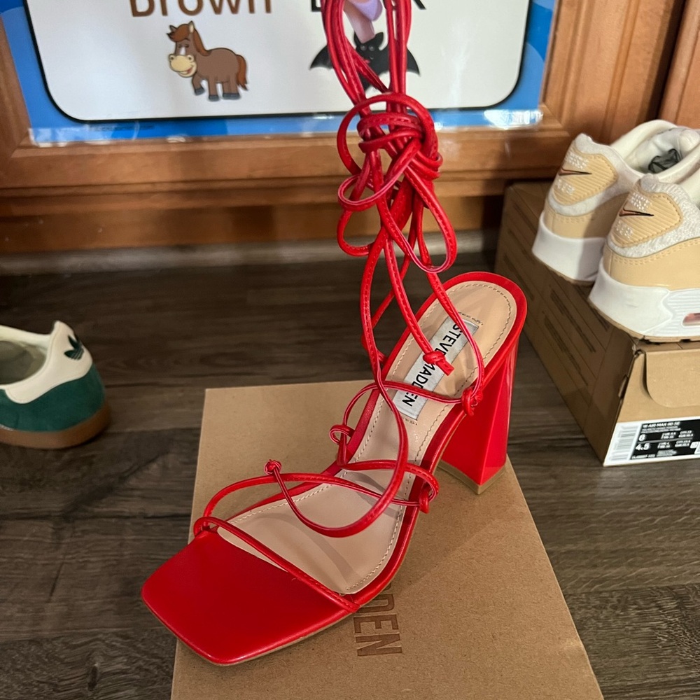 Steve Madden “Leverage” Heel